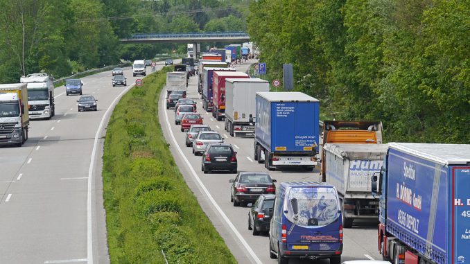 Marie Pierre Vieu apporte son soutien aux routiers en colère Marie Pierre Vieu apporte son soutien aux routiers en colère