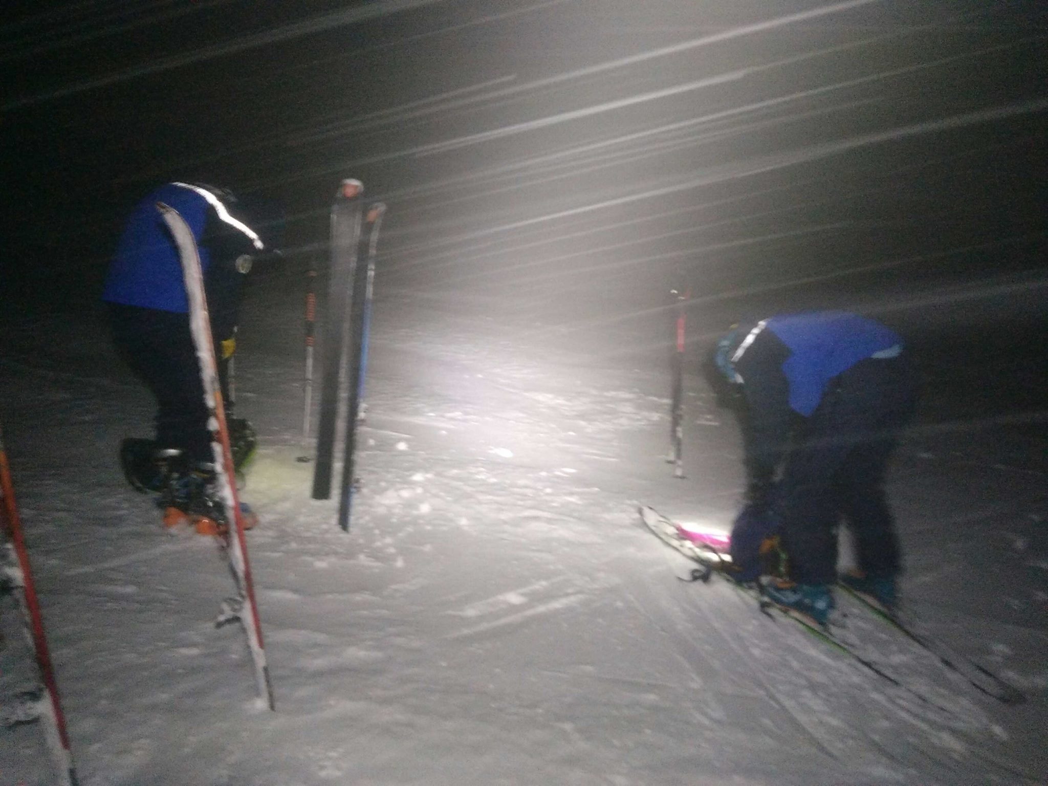 Nuit, brouillard, neige, exploit des secours sur un sauvetage secteur Pic du Midi d'Ossau