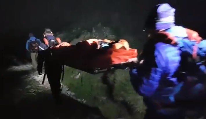 Gavarnie. gardiens de refuges, guide et gendarmes sauvent une femme de 65 ans